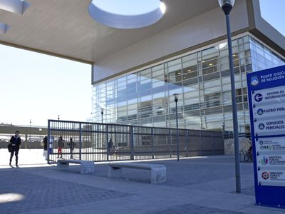 Juzgan a una pareja por ultrajar a tres niñas en Neuquén Capital