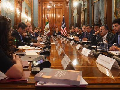 AMLO y asesora de Seguridad de EU abordan tema migratorio