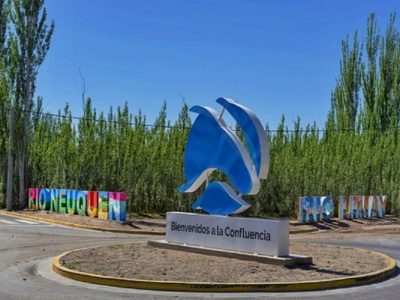 Por la crecida de los ríos Neuquén y Limay cerraron el ingreso a los paseos costeros