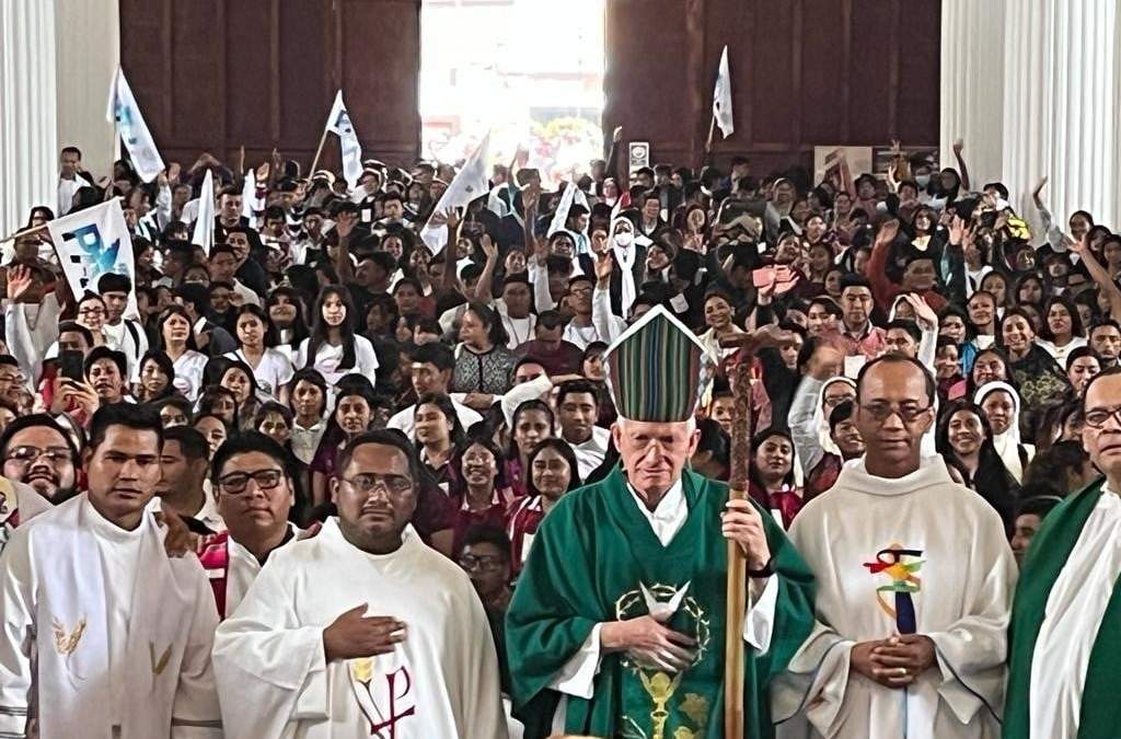 El obispo de San Cristóbal de Las Casas, Rodrigo Aguilar Martínez, en la homilía luego de la Primera Jornada Diocesana de la Juventud