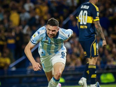 Maravilla Martínez: “Me gustaría ser el máximo goleador de Racing en este siglo”