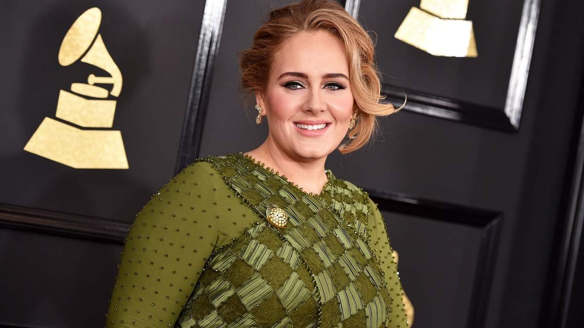 Adele. Fuente: (Twitter).