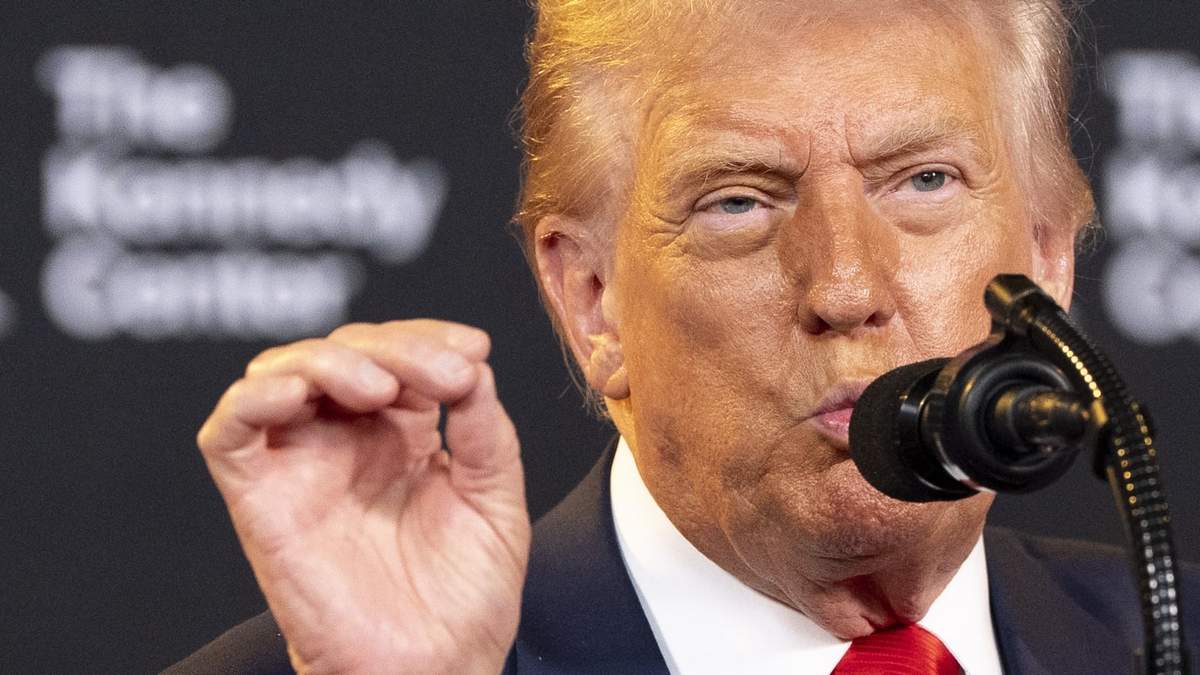 El presidente Donald Trump habla en el Centro Kennedy, el miércoles 13 de agosto de 2025, en Washington