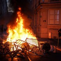 Cuarta jornada de disturbios en Francia deja más de mil 300 detenidos