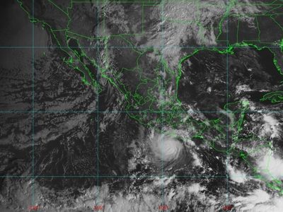 Tormenta "Otis" se convertiría en huracán categoría 1; provocará lluvias intensas en tres estados