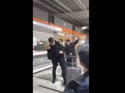 Arrojan huevos a exprimer ministro y líder opositor de Georgia (Video)