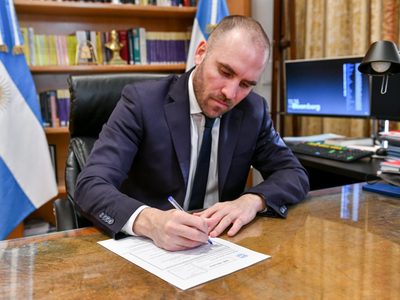 Martin Guzmán votó a favor de una medida del FMI que proveerá al país con una suma millonaria