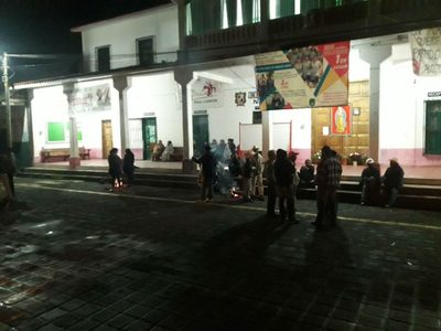 Consejo Indígena bloquea carretera contra la instalación de casillas electorales en Michoacán