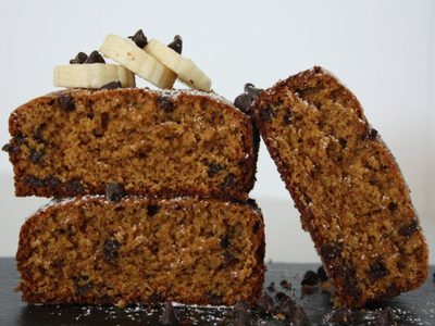 Torta de avena, chocolate y mantequilla de maní: baja en calorías y muy esponjosa para una tarde dulce