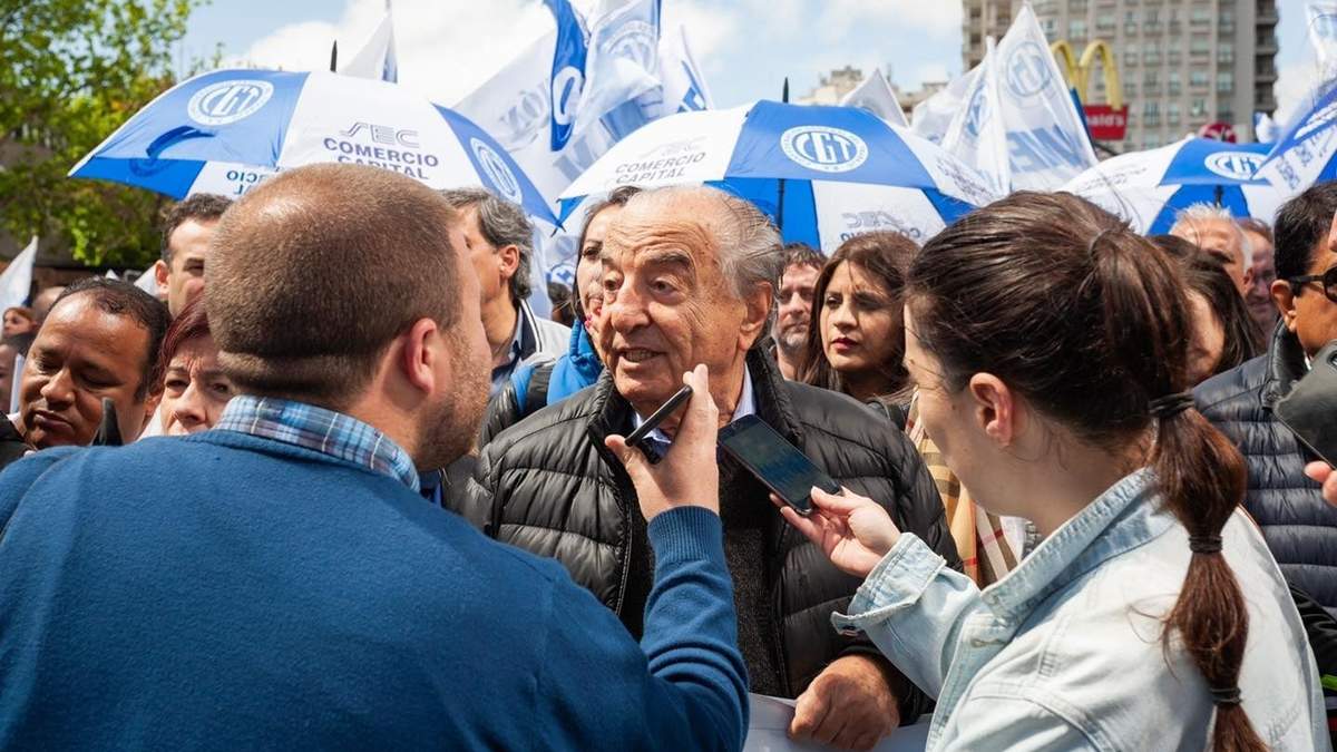 Armando Cavalieri, líder de la Federación Argentina de Empleados de Comercio y Servicios (FAECYS),
