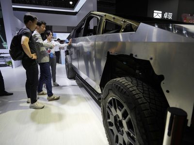 En Shanghái, fabricantes de autos se centran en el mercado global y critican a EU por aranceles