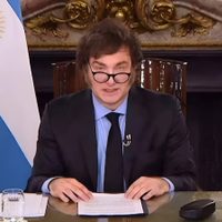 Javier Milei justificó el veto a las leyes, defendió el superávit fiscal y desafió al kirchnerismo en cadena nacional