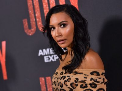 A un mes de su partida, los fans de Naya Rivera se concentraron en el lago Piru para homenajearla