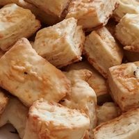 Bizcochos de mostaza y queso: el snack irresistible que podés hacer en casa