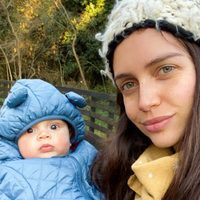 De paseo con mamá: Zaira Nara y Viggo en sus mejores galas para visitar a la persona más especial