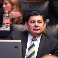 El senador Alejandro Armenta se destapa para la candidatura a gobernador de Morena en Puebla
