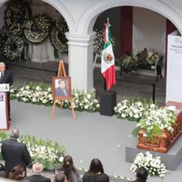 AMLO rinde homenaje a Barbosa y recuerda que fue su idea la marcha del 27 de noviembre