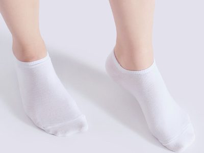 Sin Vanish ni lavandina: la fórmula mágica para dejar tus medias blancas como si recién la estrenaras