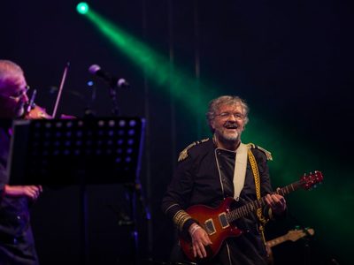 Emir Kusturica y orquesta, la efusiva vuelta del adiós