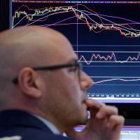 El peso repunta por alza en petroprecios; se oferta en 17.80 por dólar