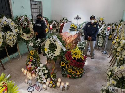 Despiden como héroe a policía cuya muerte permitió esclarecer un feminicidio
