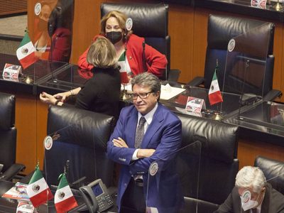 Monreal: la postura de exlíderes priistas dificulta la discusión sobre la reforma eléctrica