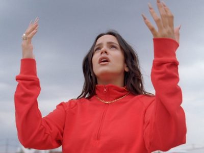 ¡Es un montón! Rosalía jugó a tener su funeral y los fans entraron en apuros. ¿Se pasó con esto?