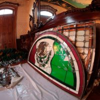 Preparan restauración de vitrales vandalizados del Palacio de Nuevo León