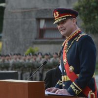 El jefe del Ejército de Chile presenta su dimisión en plena investigación por corrupción