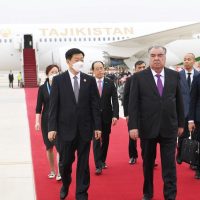 Presidente de Tayikistán estrena con viaje a China el avión que compró al gobierno de AMLO (Video)