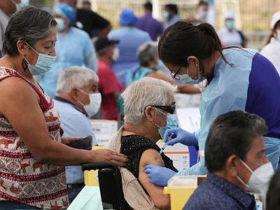 Cómo y qué vacunas se utilizarán como dosis de refuerzo en Chile