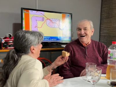 Una mujer le propuso casamiento a su compañero tras 57 años en pareja