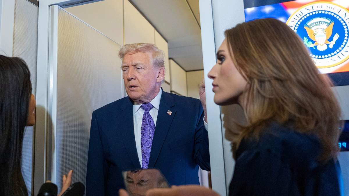Donald Trump respondió preguntas a bordo del Air Force One