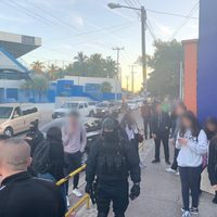 Evacuan preparatoria en Sinaloa tras amenaza de bomba y tiroteo