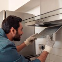 El secreto para limpiar la campana extractora de tu cocina sin arruinarla y en tiempo récord