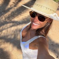 Pampita se adelanta al calor con sus bikinis: el detalle que vuelve en el verano 2026