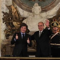 Tras la toma de juramento de Guillermo Francos, el Gobierno modificó la ley de ministerios