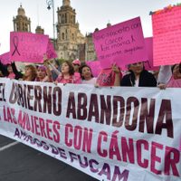 '¡Queremos vivir!” claman pacientes de Fucam, enfermos de cáncer y VIH en Palacio