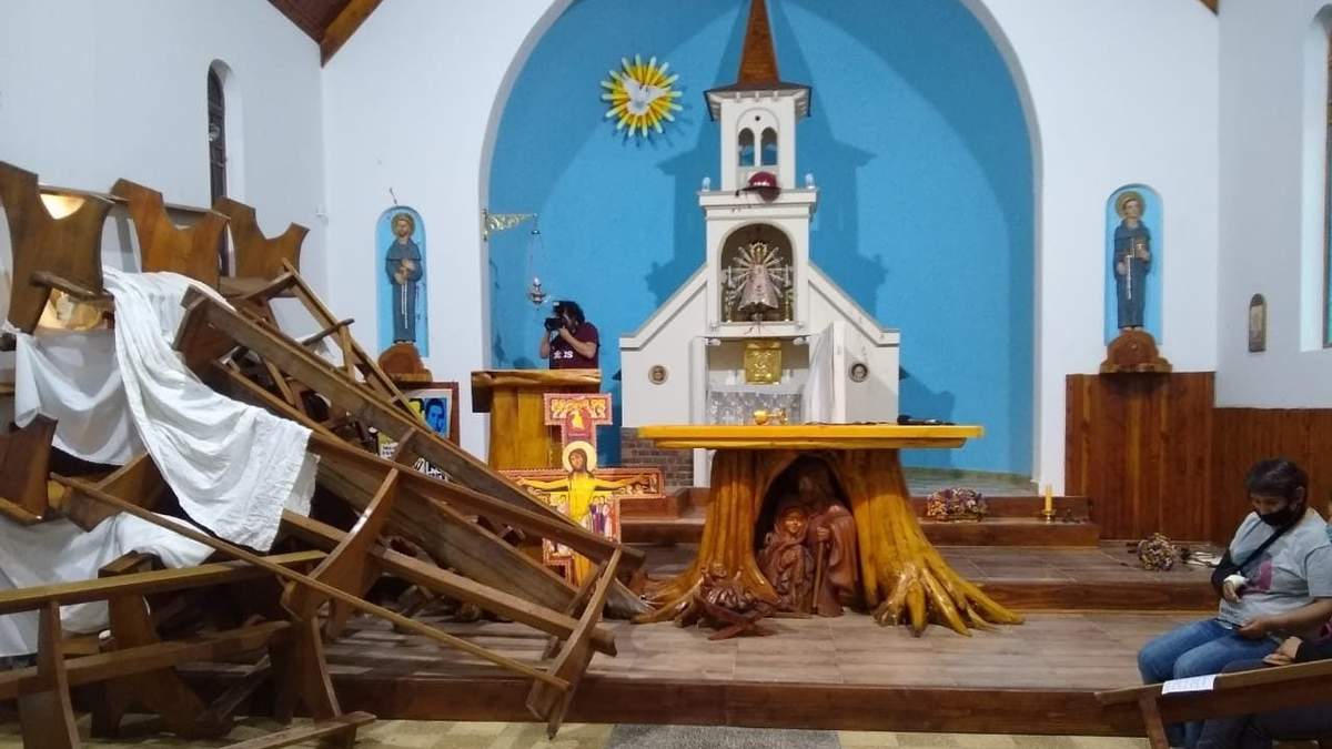 La iglesia por dentro. Fuente: (Twitter)