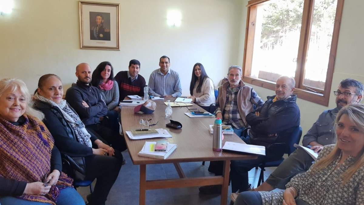 Miembros de juntas vecinales de Villa La Angostura. Fuente: (Twitter)
