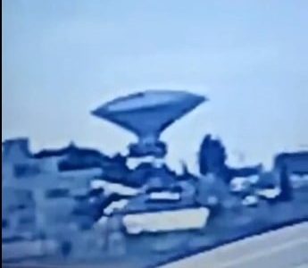 Tanque elevado con agua colapsa y deja dos muertos y un herido en San Martín Texmelucan (Video)