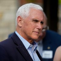 Mike Pence presenta documentos para lanzar campaña presidencial
