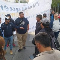 Trabajadores de Cerámica Neuquén volvieron a reclamar por la reconexión del servicio de electricidad