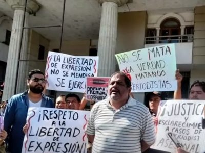 Protestan en Chilpancingo contra los ataques a periodistas