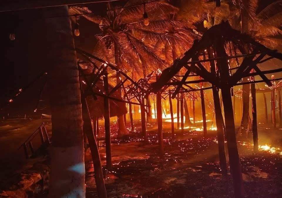 Incendio en palapas