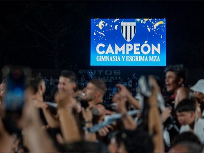 ¡Este es el Viejo Lobo! Gimnasia, contra el VAR, derrotó a Madryn y ascendió