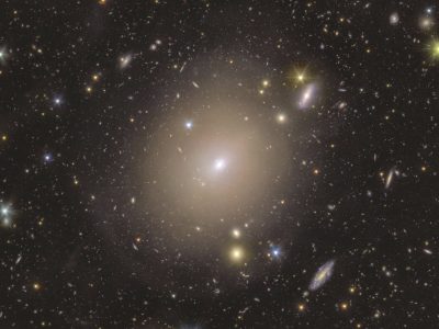 Telescopio espacial Euclid detecta anillo de luz alrededor de galaxia