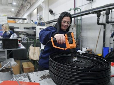 El empleo formal cayó 2,8% y se perdieron más de 276 mil puestos con Milei