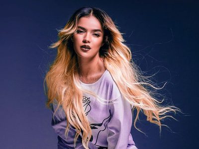 ¡Apa! Karol G en pleno descuido deja que “esto” salga al aire