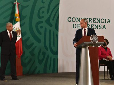 AMLO: López-Gatell se convirtió en nuestro maestro; resistió provocaciones y salió adelante